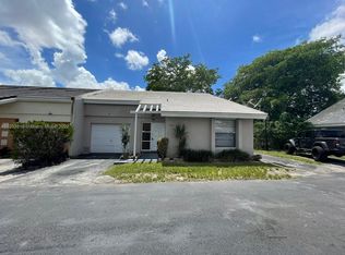 10583 La Placida Dr N, Pompano Beach, FL 33065