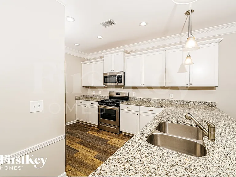 8613 Clarke Ln — Photo 9