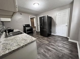 516 Olive St APT B, Leavenworth, KS 66048