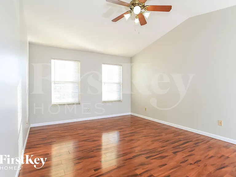 5158 Grandin Ridge Dr — Photo 13