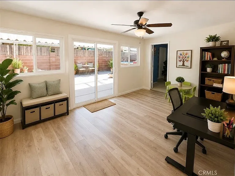 1212 Turquoise St — Photo 2