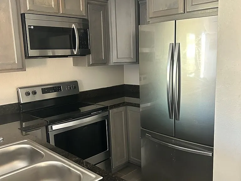 2458 De Leon Dr — Photo 7
