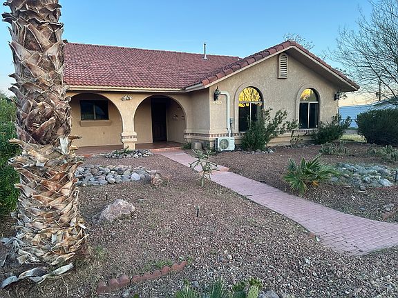 2nd image of 1364 Paradise Ln