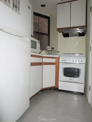 Rented by City Connections Realty | media 15