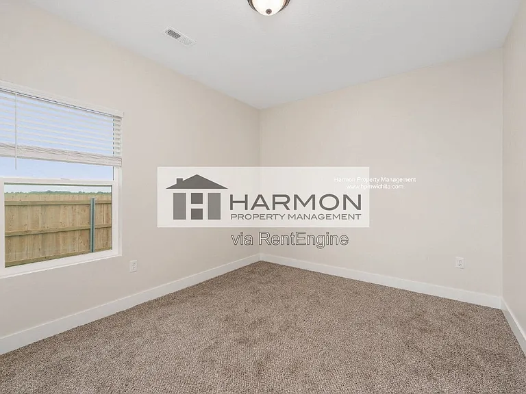 2112 N Reece Rd — Photo 12