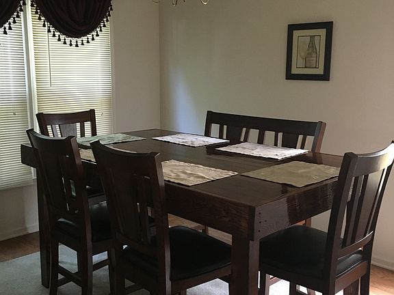2nd image of 158 Robinhood Ln