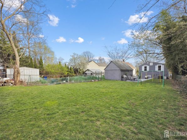 78 Wildwood Ave, Edison, NJ 08837