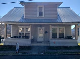 913 Grant St, Reynoldsville, PA 15851