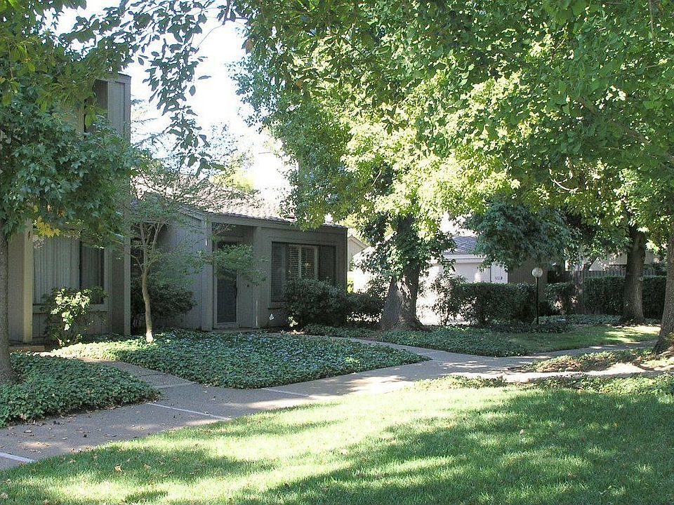 7 Colby Court Interior Greenbelt