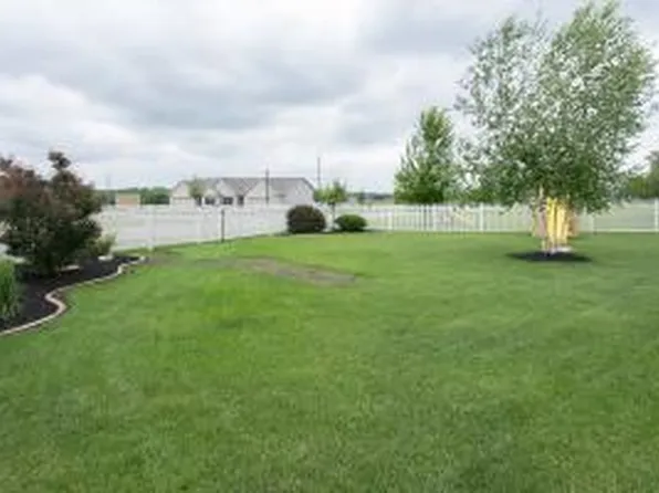 3307 Mackinac Ct, Muscatine, IA 52761