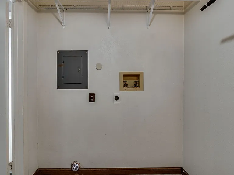 1432 SW 61st Ter — Photo 24