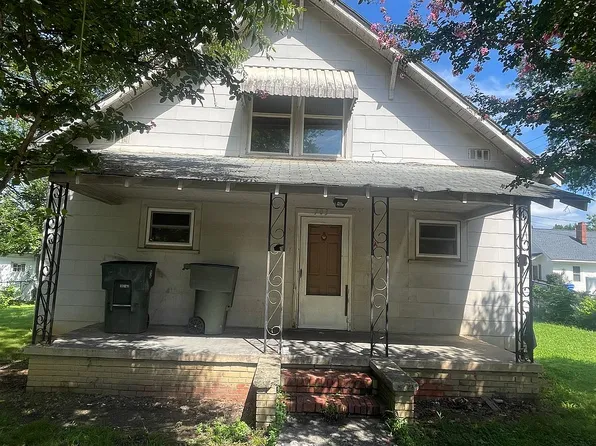 703 Spruce St, Mooresville, NC 28115