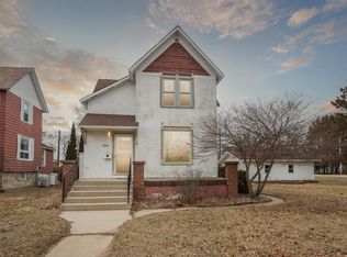 1904 14th Ave, Menominee, MI 49858