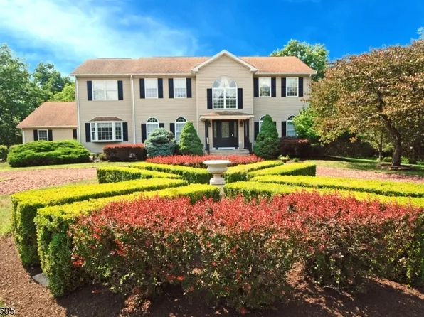 32 Coddington Rd, Readington Twp., NJ 08889
