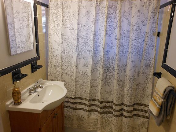 3rd image of 3530 Grove Ave APT 5