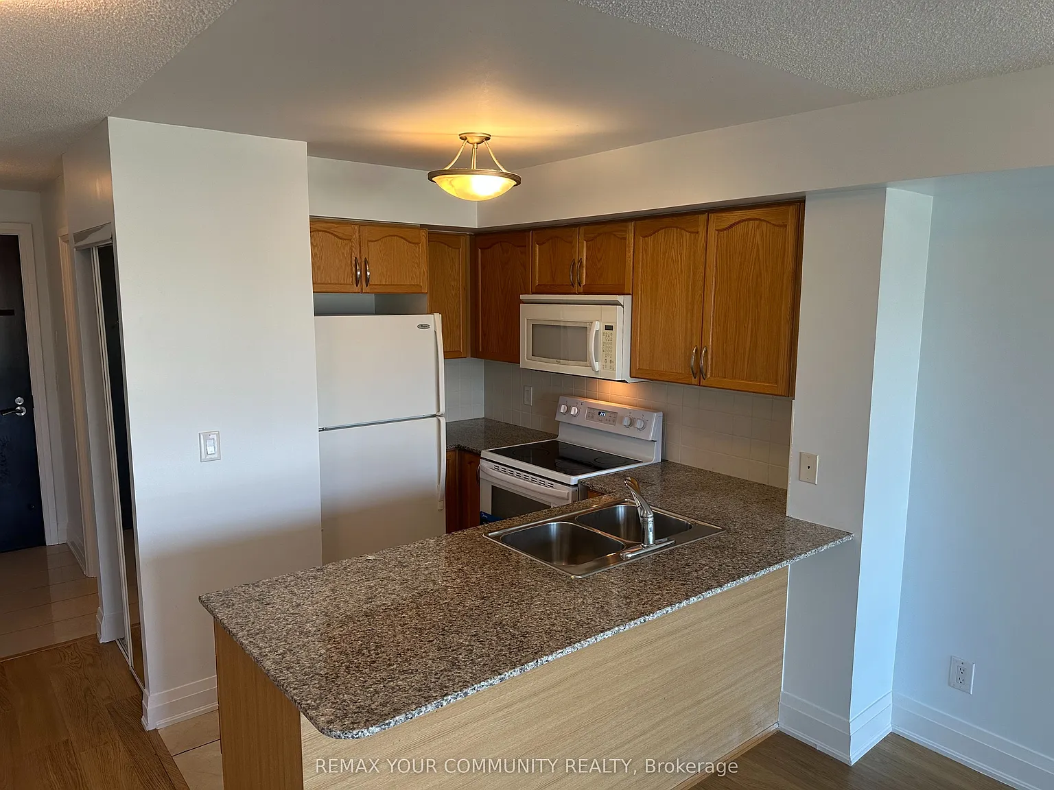 30 N Park Rd — Photo 2