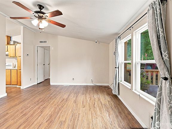 5th image of 902 Timber Lane