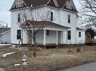 678 S English Ave, Marshall, MO 65340