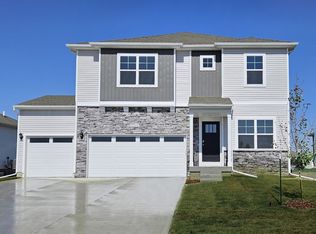 3400 Paradise Ln, Waukee, IA 50263