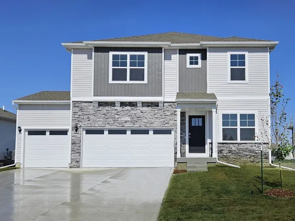 3400 Paradise Ln, Waukee, IA 50263