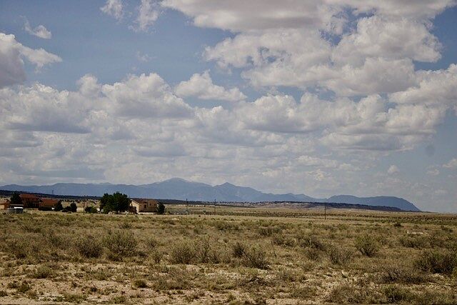 1st image of 828 E Cholla Dr