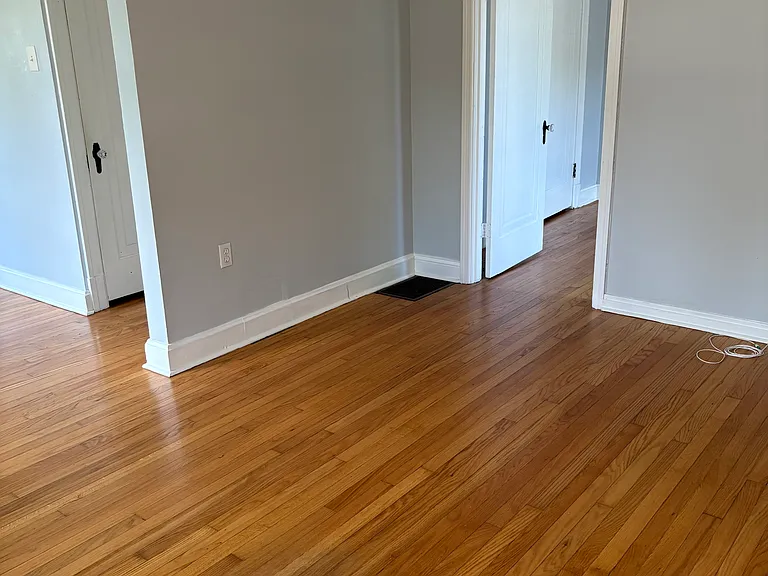503 Edna Ave — Photo 2