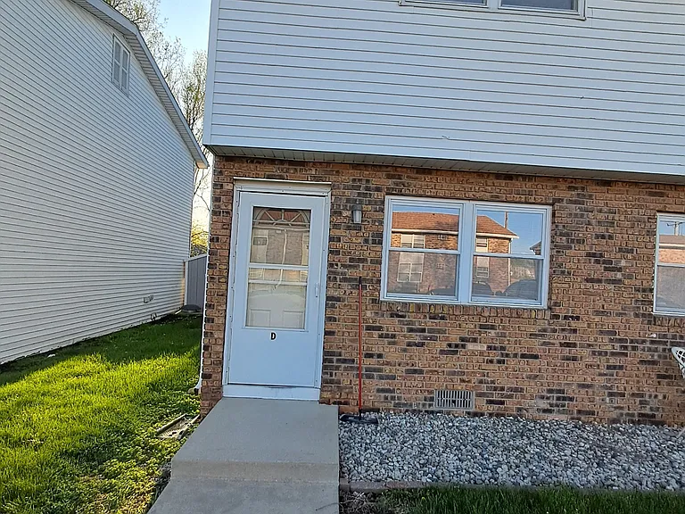 495 Ivy Ln #D — Photo 7
