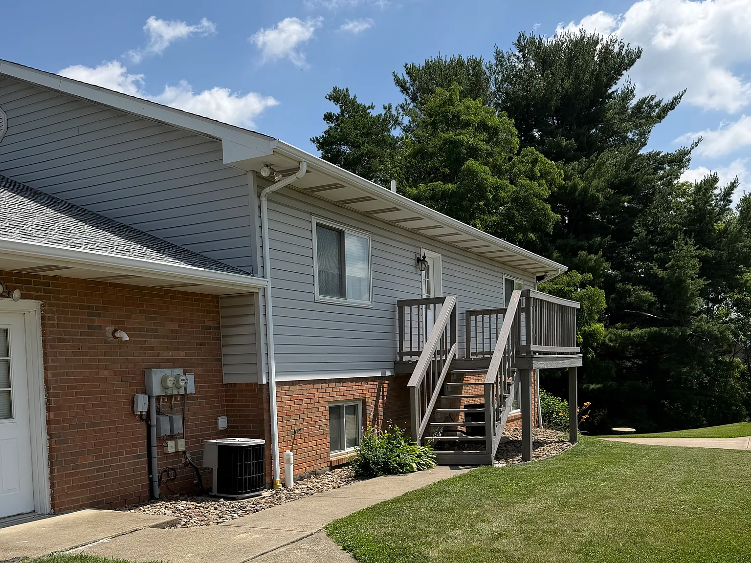 2 bed, 1.5 bath, $1,250 — Photo 2
