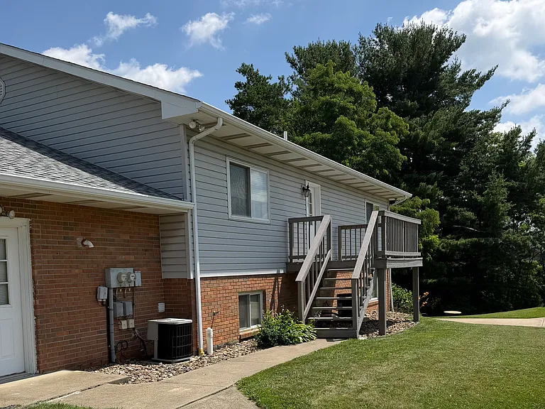 550 Wises Grove Rd — Photo 2