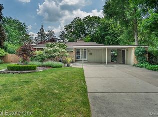 348 Charles Rd, Rochester, MI 48307