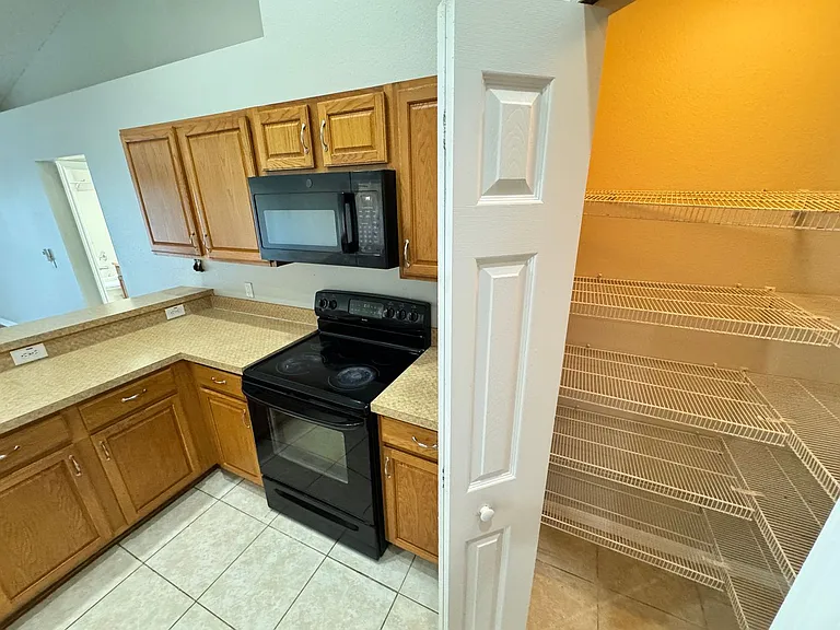 639 Bittern Ct — Photo 17