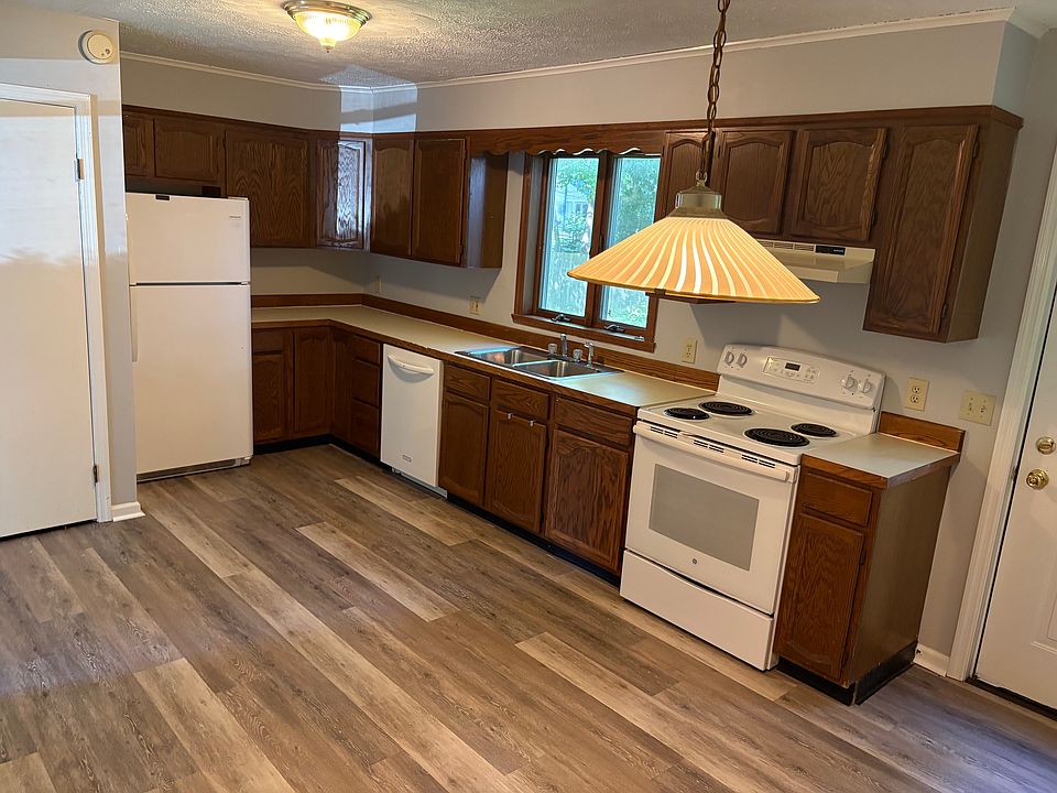 1st image of 110 Roberts St