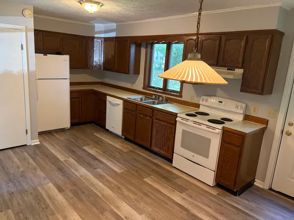110 Roberts St, Canastota, NY 13032