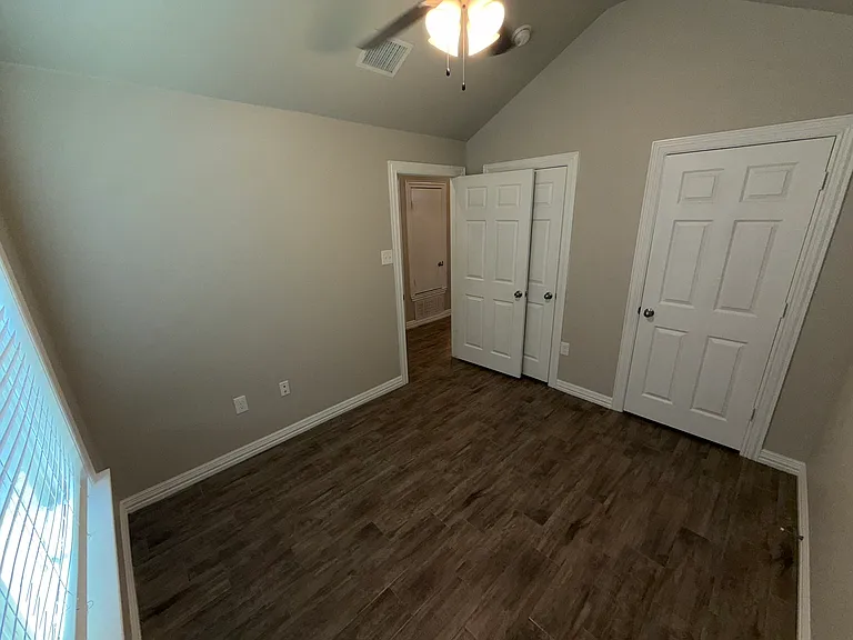 826 United Dr — Photo 11