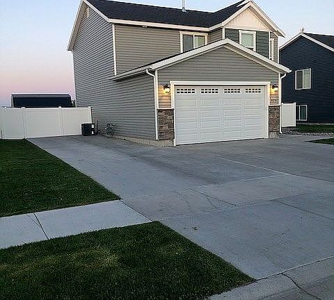 Expansive extra cement work 