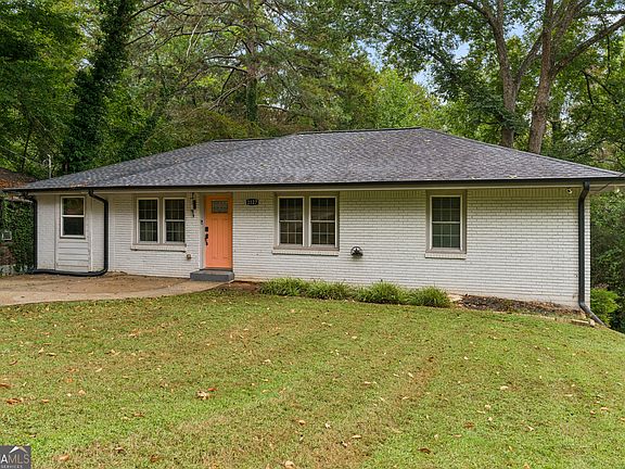 3rd image of 2127 Garden Cir