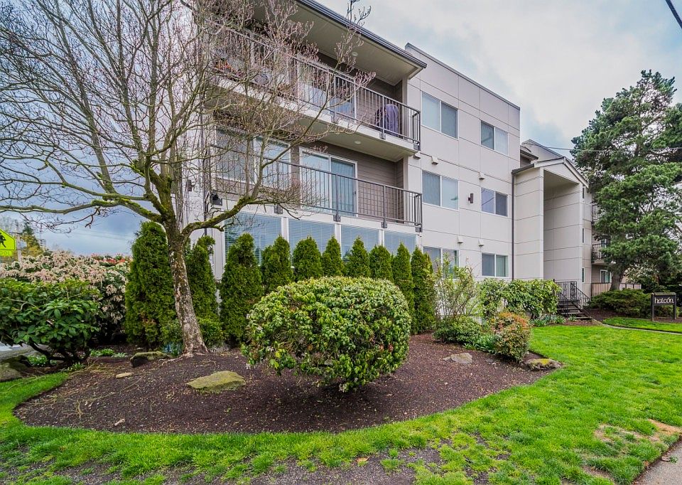 1st image of 11556 Greenwood Ave N APT 102