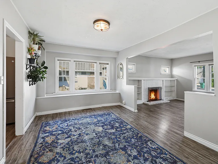826 E 34th Ave — Photo 12
