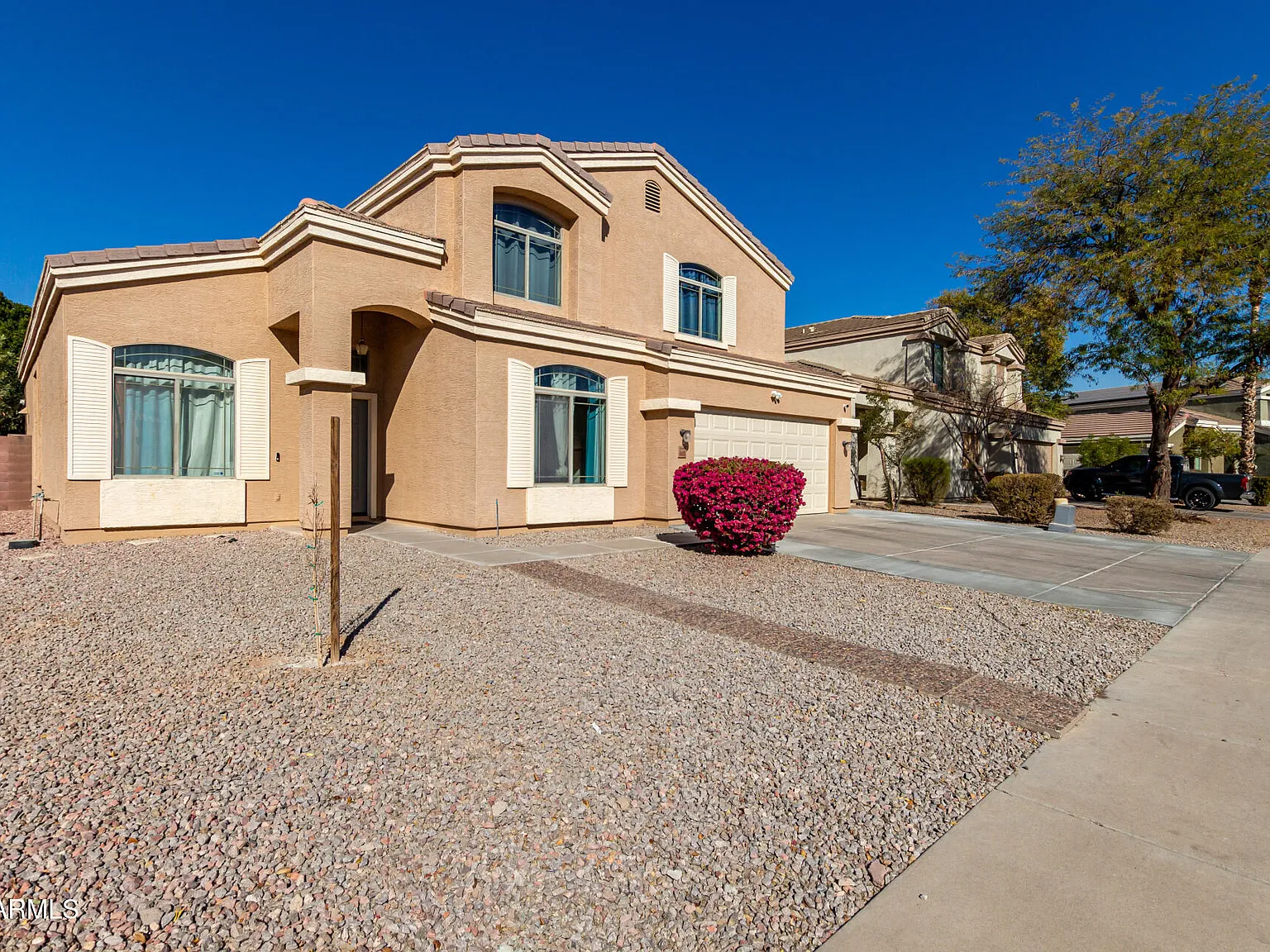 5 bed, 3.0 bath, 3434 sqft, $2,900 — Photo 2
