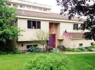 8615 Meadowland Ct, Saline, MI