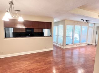 1910 Robbins Pl APT 204, Austin, TX 78705