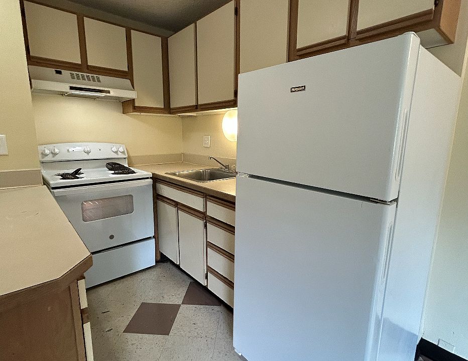 1st image of 4130 11th Ave NE #2004