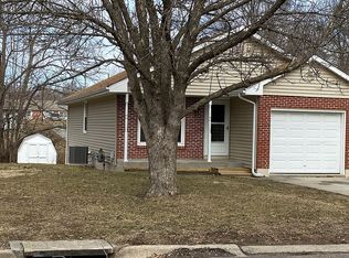 609 W McDowell Ave, Odessa, MO 64076