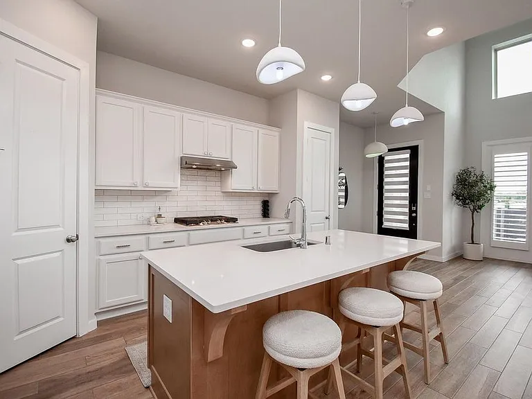 16635 Bristol Steel Ln — Photo 1