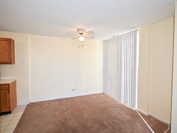 5th image of 5800 Oakwood Dr Unit 4B