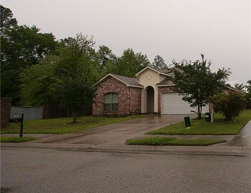 3rd image of 10397 Huntleigh Dr