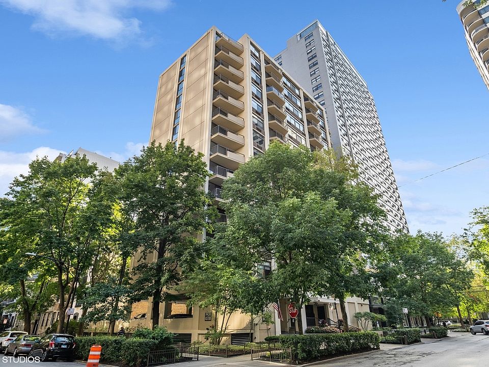 1st image of 1450 N Astor St APT 14A