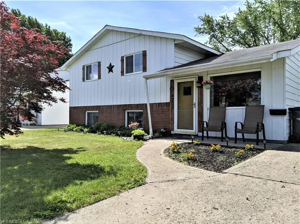 4202 Holl Rd, Sheffield Lake, OH 44054