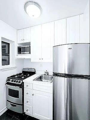 2nd image of 523 E 85th St #4B