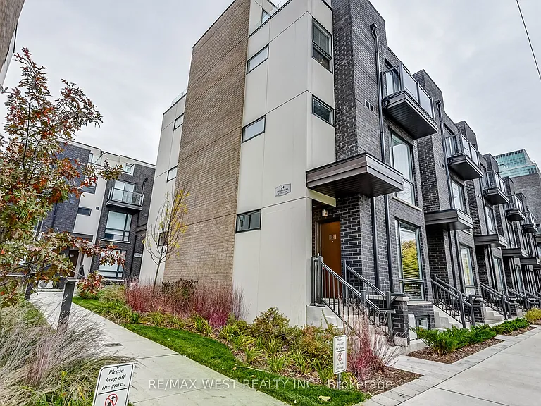 24 Fieldway Rd #Townhouse 7 — Photo 18